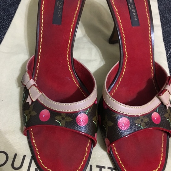 Authentic LV sandals - Picture 6 of 8